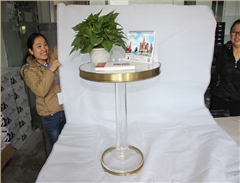 金屬邊框亞克力圓桌子