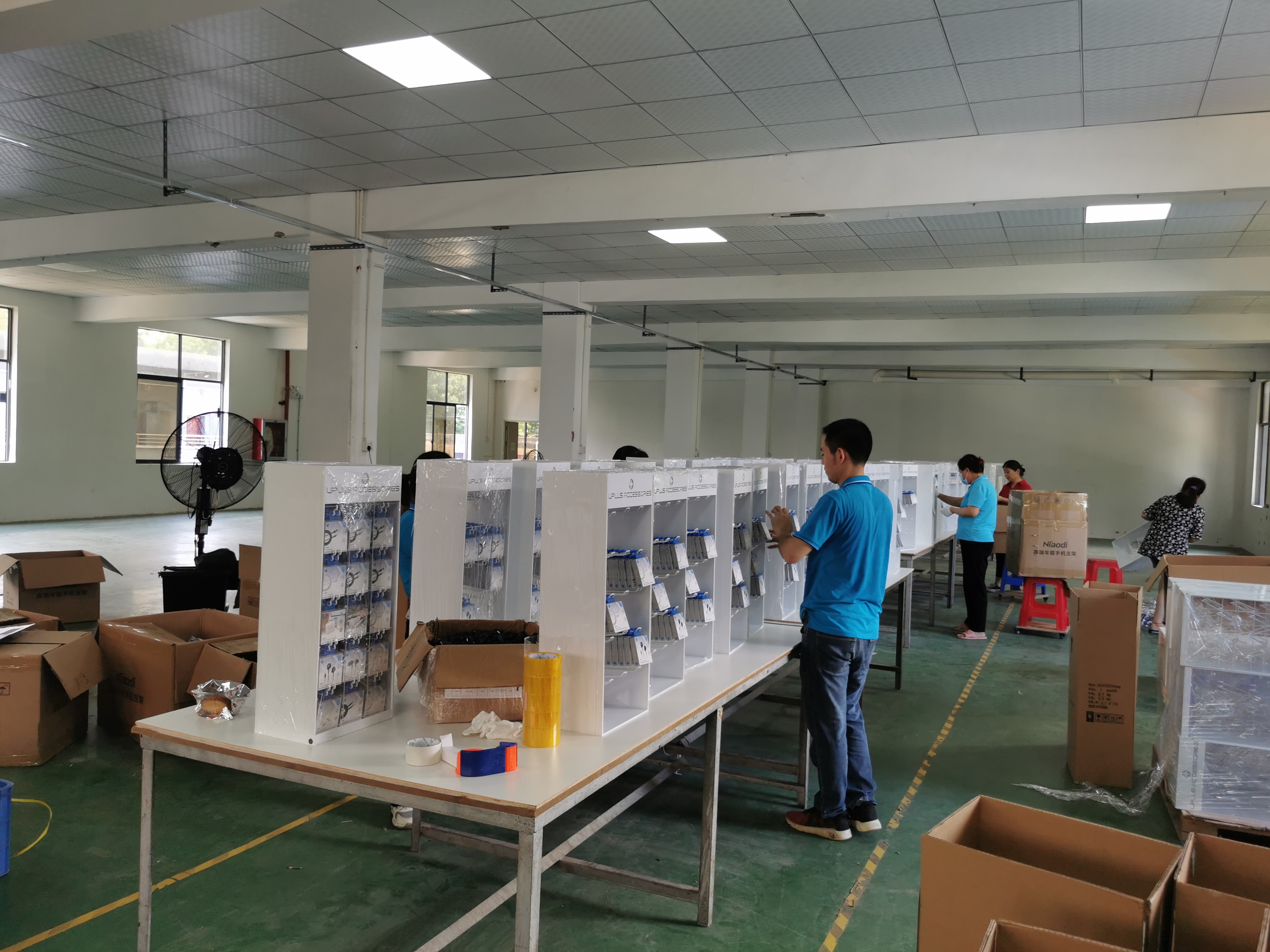 亞克力手機配件展示架定制案例