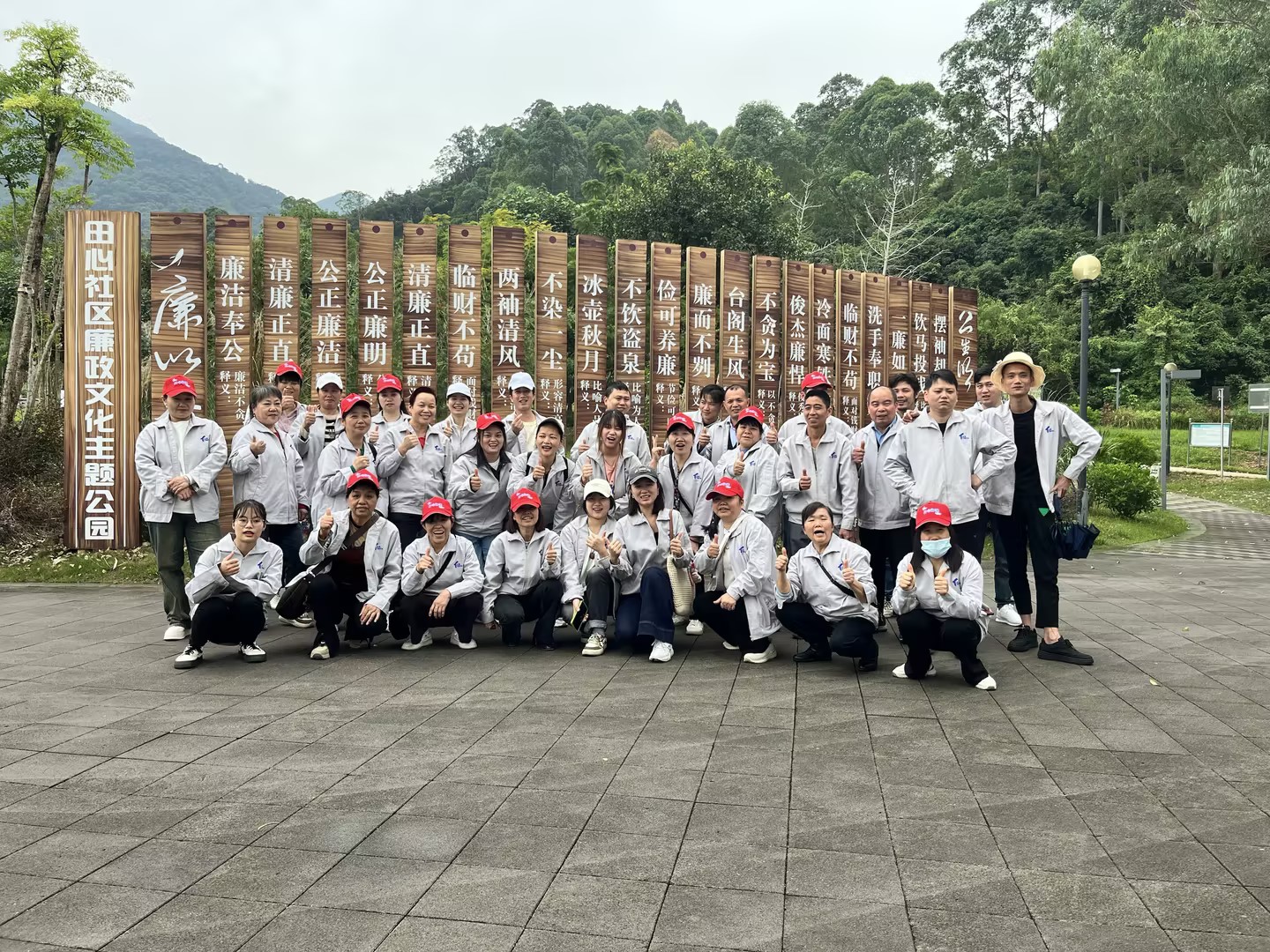 森濤亞克力：晨會制度，凝聚團隊力量，驅動持續進步