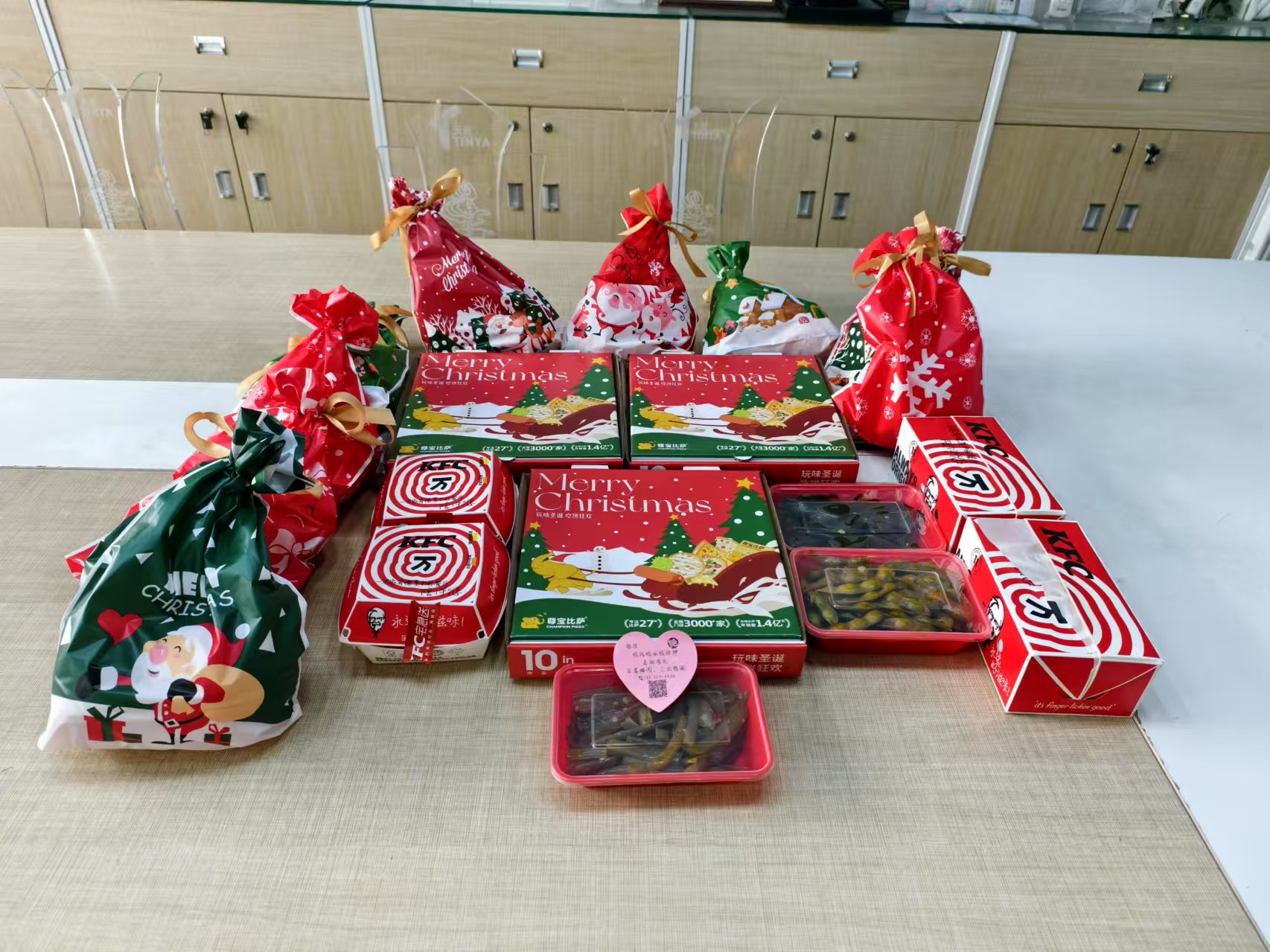 森濤亞克力祝愿所有人圣誕快樂